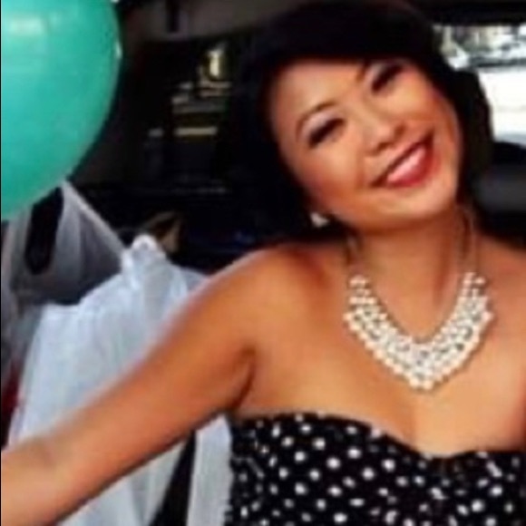 Pearl Necklace - Picture 2 of 5